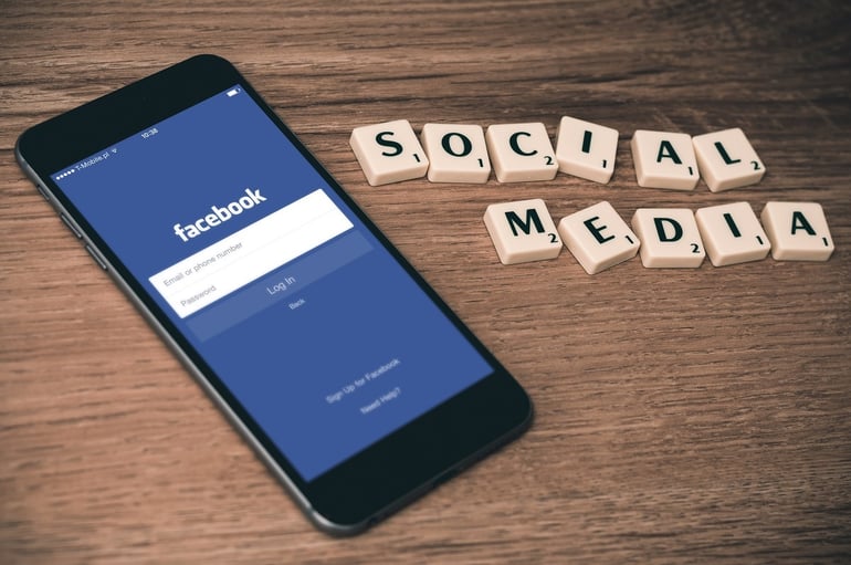 utiliser-reseaux-sociaux-pour-fideliser-clients.jpg